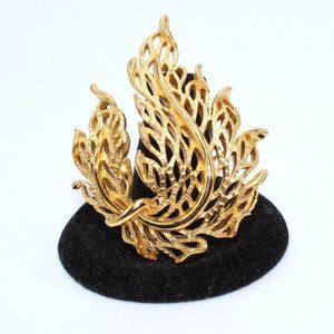 Vintage Trifari Gold Leaf Brooch